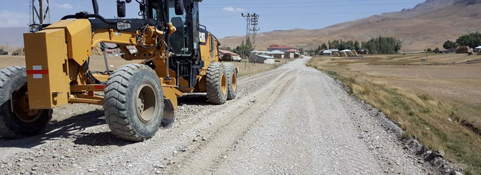 Gürpınar’da yol yapım çalışması