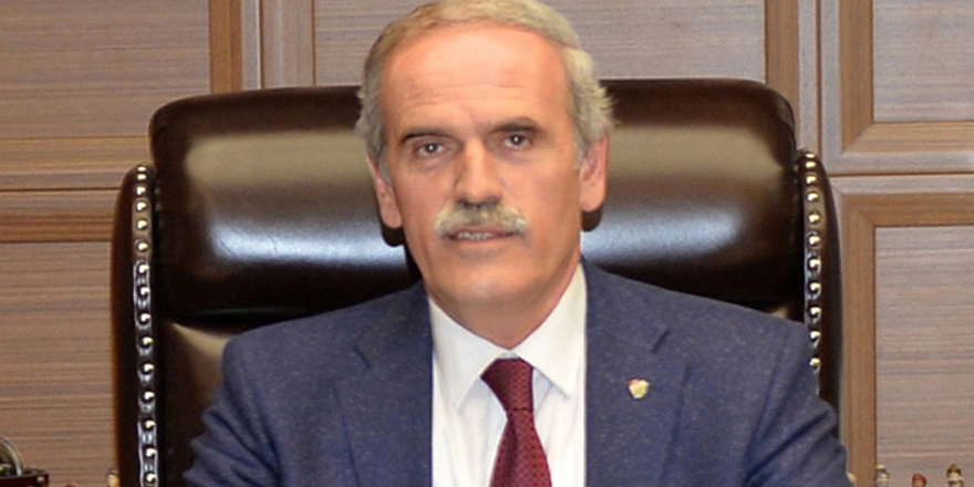 AK Parti'de bir belediye başkanı daha istifa etti