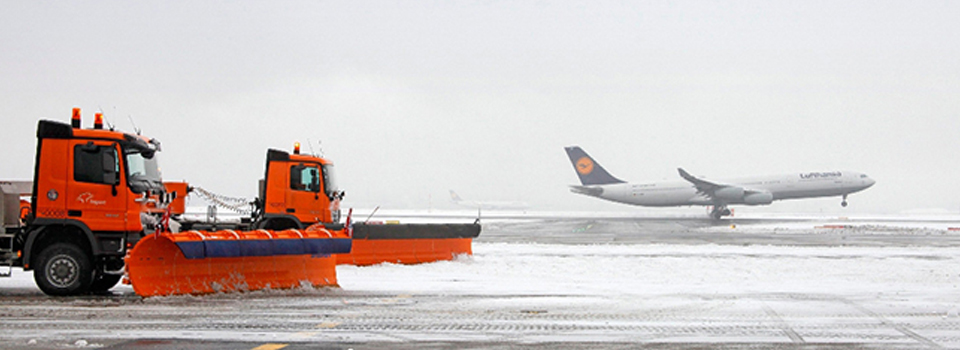 Almanya’da hava ulaşımına kar engeli