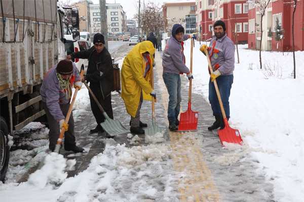Bingöl'de karla mücadele çalışmaları