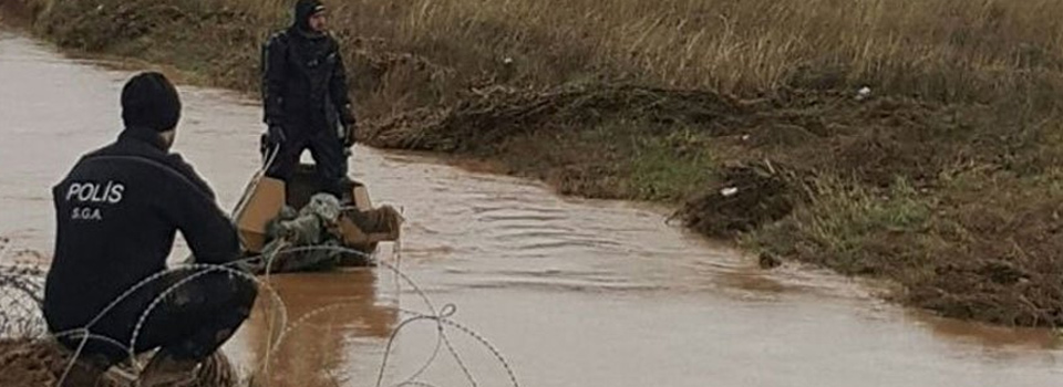 Zırhlı araç sele kapıldı: 2 asker kayıp