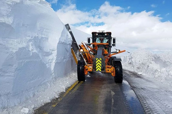 Kar nedeniyle kapanan yollar açılıyor