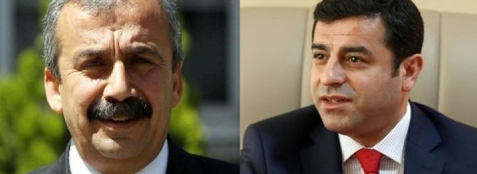 Mahkeme heyeti salonu terk etti