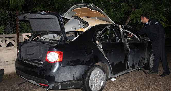 Otomobilde çakmak gazı patladı: 2 yaralı