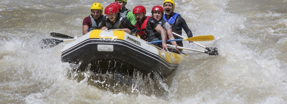 Zap suyunda rafting coşkusu başlıyor