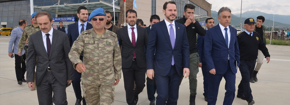 Bakan Albayrak Yüksekova'da