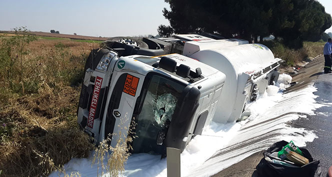 Yolcu otobüsü ile yakıt tankeri çarpıştı: 10 yaralı