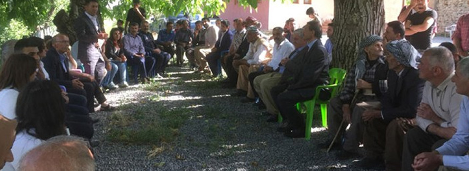 HDP heyeti Çukurca'da seçim ziyaretlerini sürdürdü