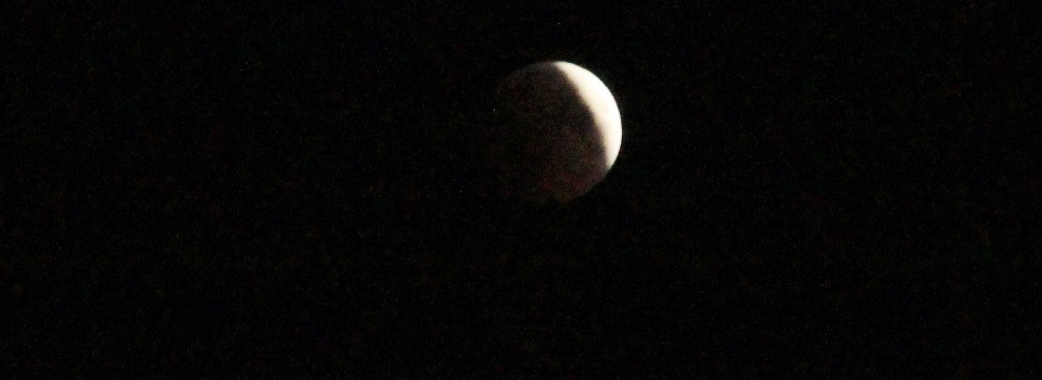 ''Kanlı Ay'' Hakkari’de ilginç görüntülere sahne oldu