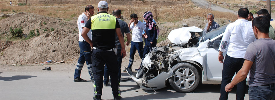 Yüksekova'da trafik kazası