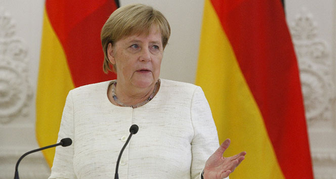 Merkel'den NATO'ya uyarı