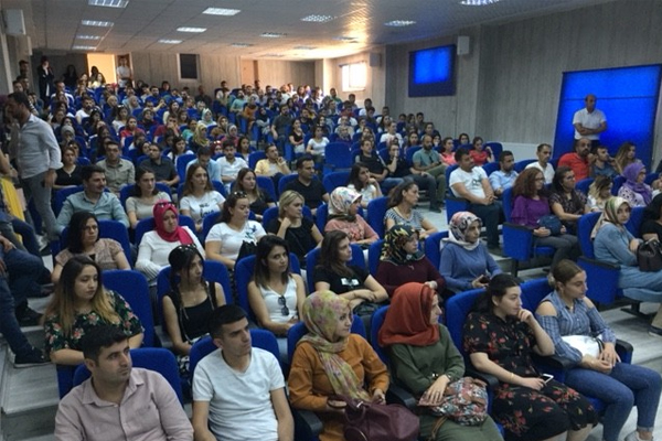 Hakkari’de öğretmen ve sürücülere trafik eğitimi