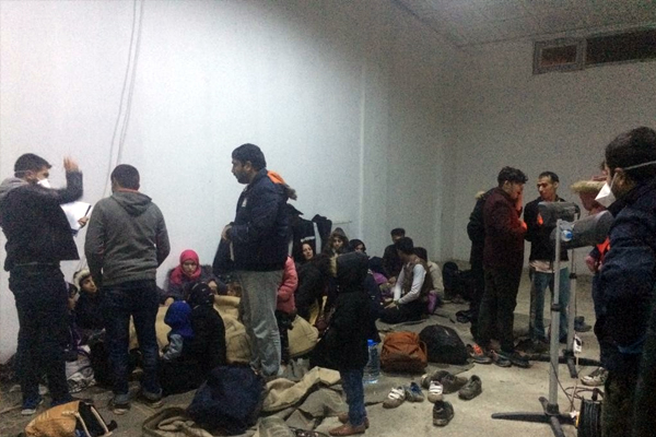 Van'da 52 kaçak göçmen yakalandı