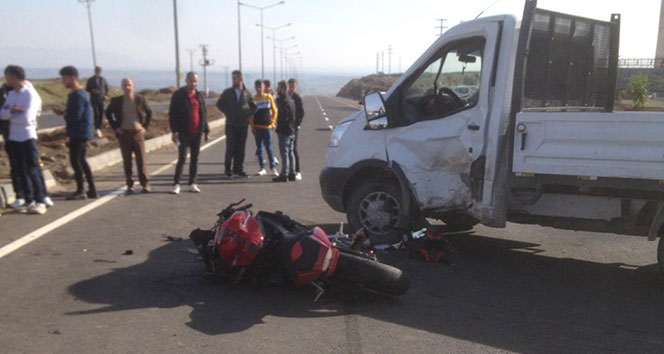 Cizre'de motosiklet ile kamyonet çarpıştı: 1 ölü