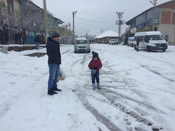 Bingöl’ün ilçelerinde kar yağışı etkili olmaya başladı