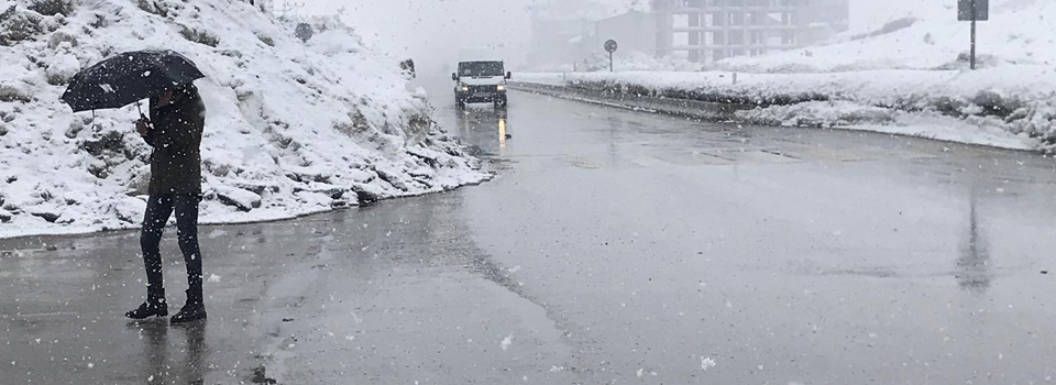 Yüksekova’da kar yağışı