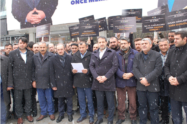 Hakkari AK Parti’den ‘28 Şubat’ açıklaması