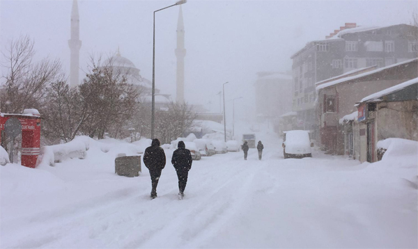 O ilçede okullar yarın da tatil edildi