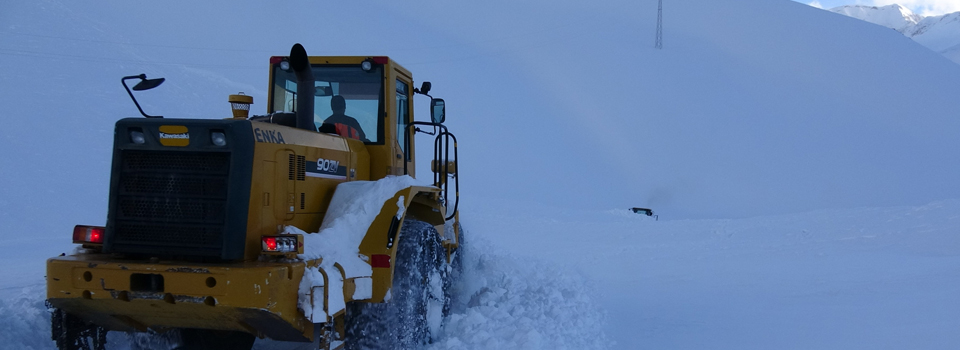 Van'da 132 yerleşim yerinde karla mücadele