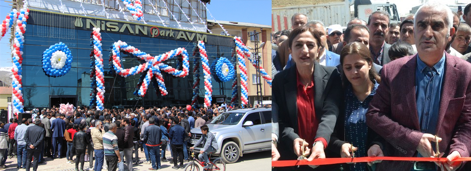 Yüksekova’da ‘Nişan Park AVM’ hizmete açıldı