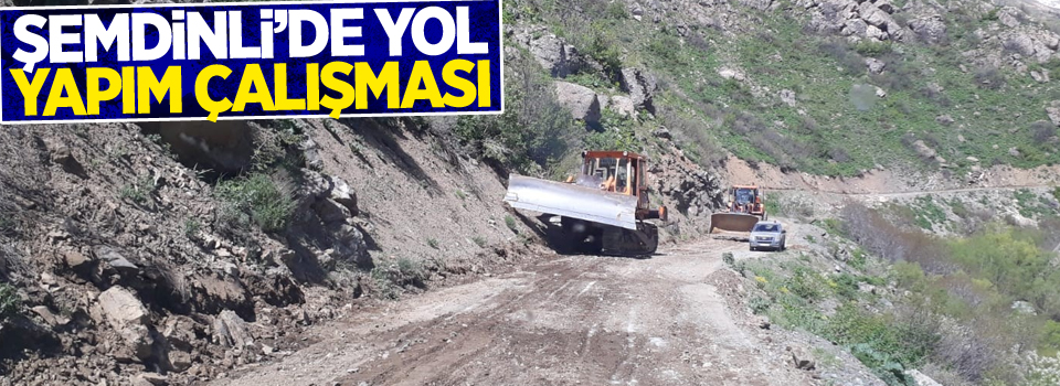 Şemdinli’de yol yapım çalışması