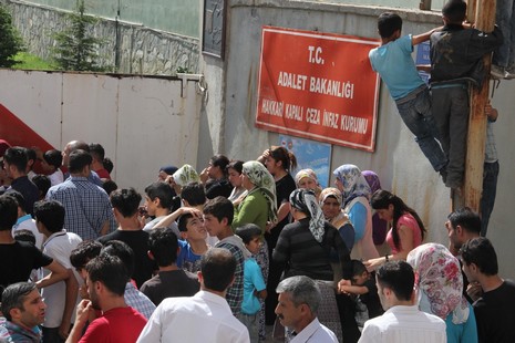 Hakkari'de tatbikat gerginliği