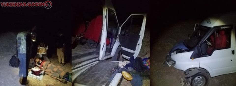 Kaçak mülteci taşıyan minibüs kaza yaptı; 17 yaralı