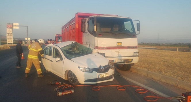 İzmir'de feci kaza: 1 ölü, 3 yaralı