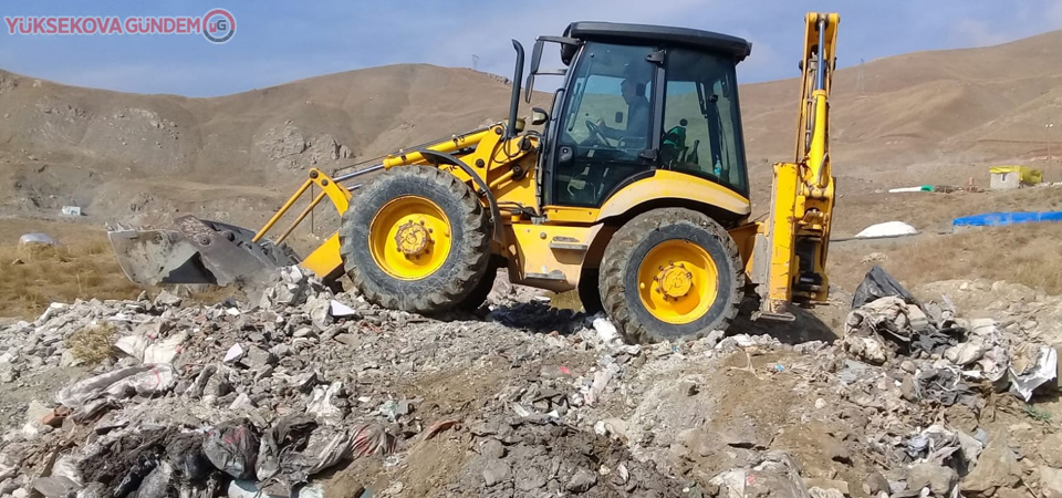 Hakkari kent merkezi molozlardan temizleniyor