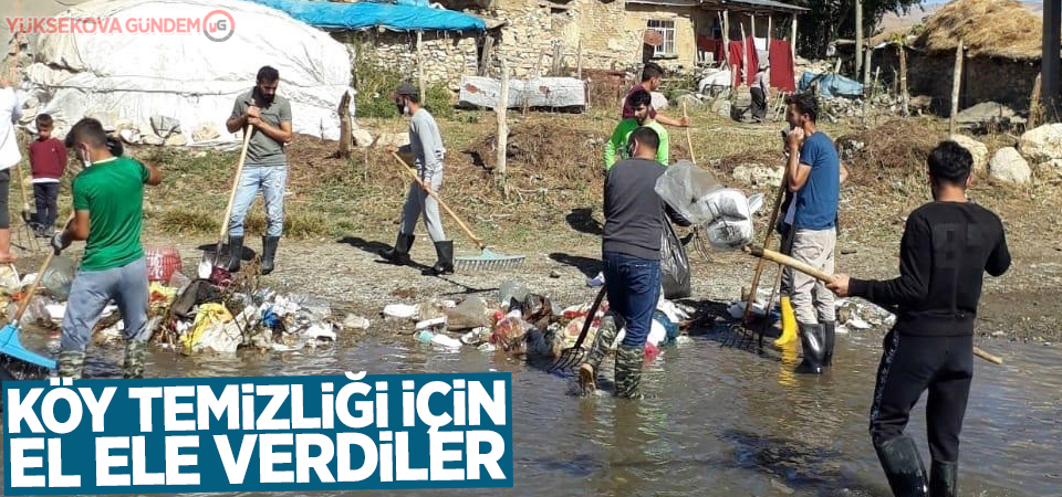 Köy temizliği için el ele verdiler