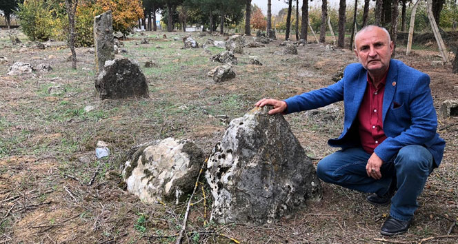 Bu köyün her yerinden tarihi mezar fışkırıyor