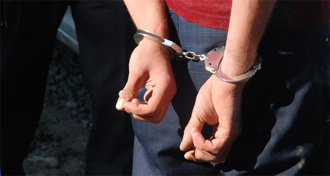 Hakkari'de 24 kişinin gözaltı süresi 4 gün uzatıldı