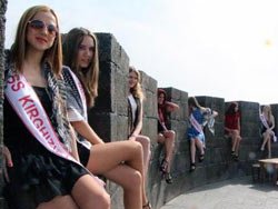 Dünya Medeniyetler Kraliçesi yarışmasına tepki