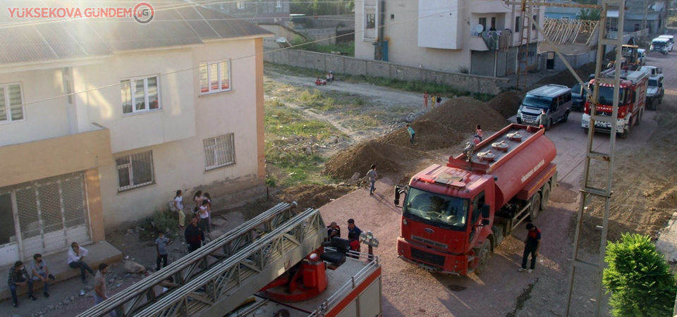 Yüksekova’da korkutan yangın