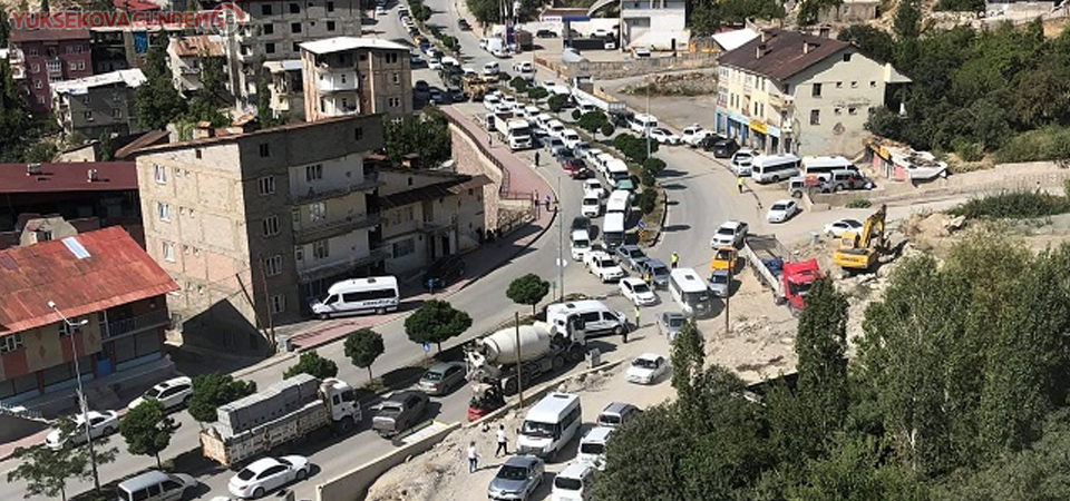 Hakkari'de KPSS'ye giren adaylar trafiğe takıldı