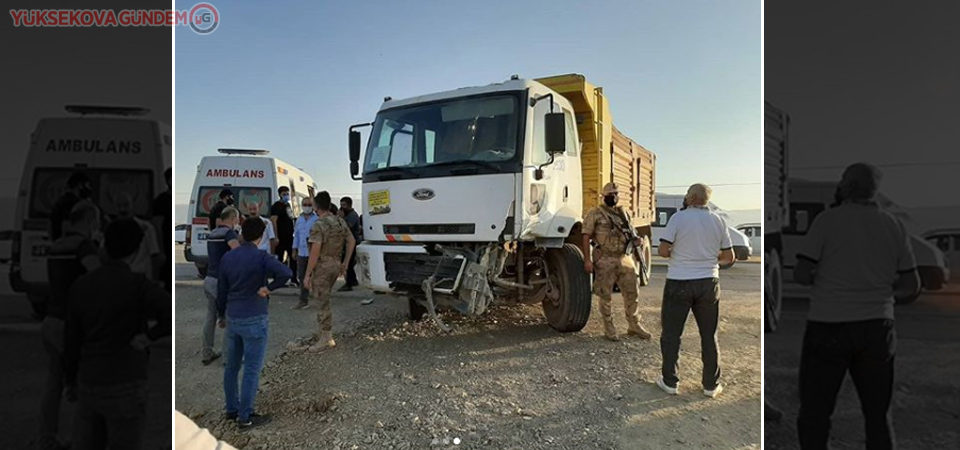 Yüksekova'da trafik kazası: 3 yaralı