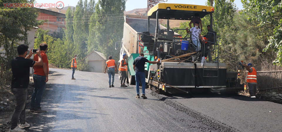 Hakkari’de asfalt çalışması