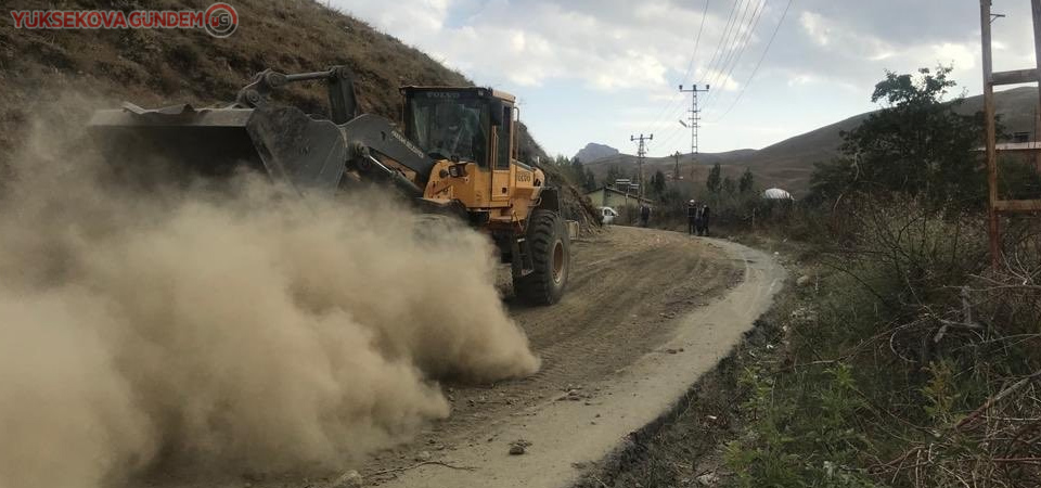 Hakkari’de yol yapım ve asfalt çalışması