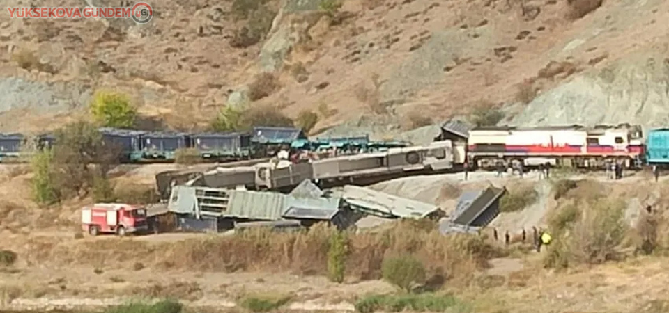 Ankara'da iki tren çarpıştı: 2 ölü