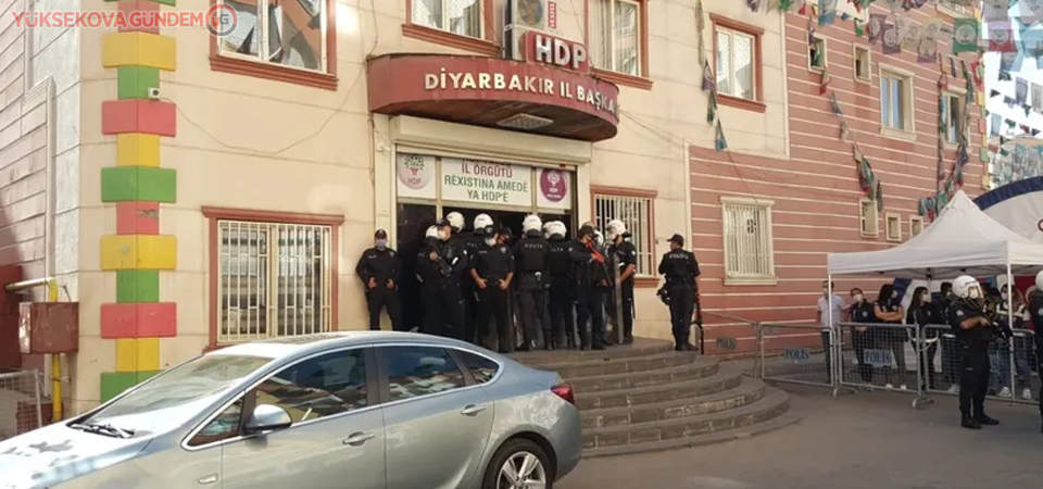 HDP Diyarbakır il eşbaşkanlarının gözaltı süresi uzatıldı