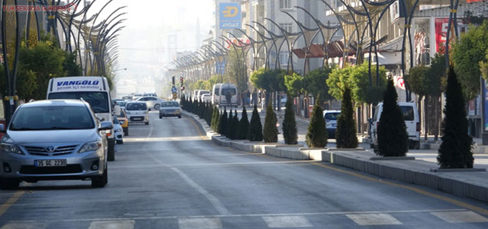 Van'da sokaklar Boş kaldı