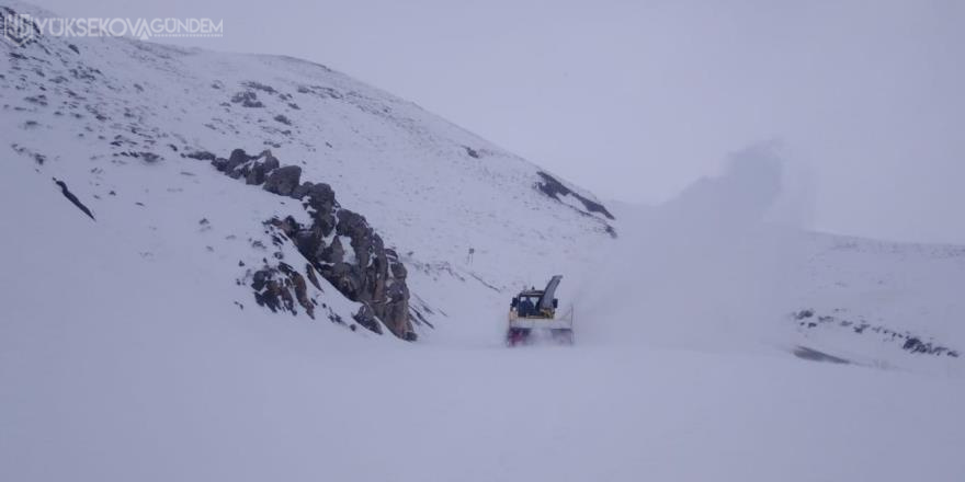 Yüksekova'da 56 köy ve 78 mezra yolu ulaşıma kapandı