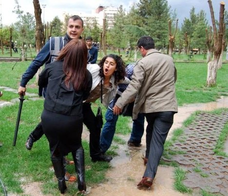 Aysel Tuğluk Öğrenciyi Kurtarıyor