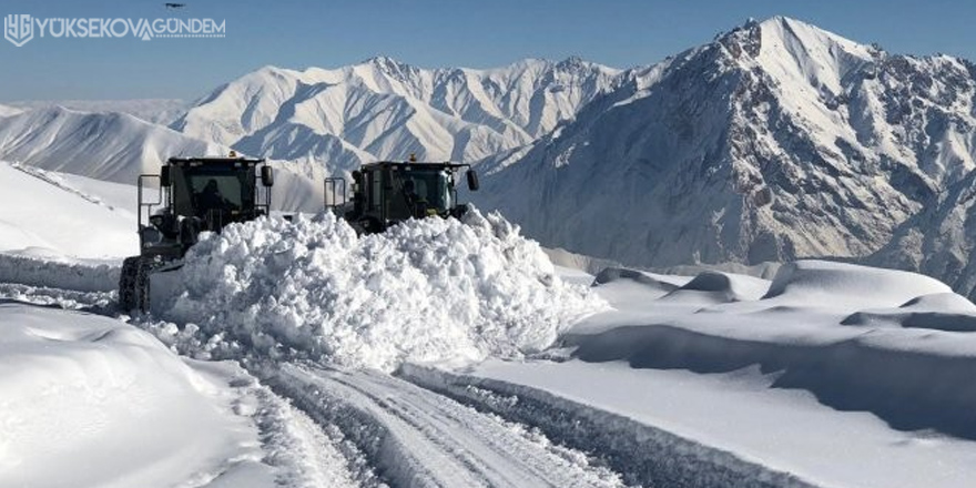 Yüksekova'da 37 köy ve 57 mezra yolu ulaşıma kapandı