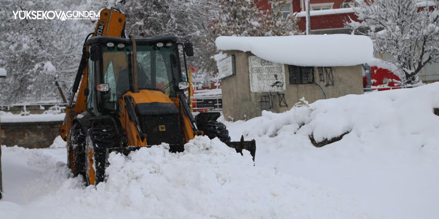 Van'da 145 yerleşim yerinin yolu ulaşıma kapandı