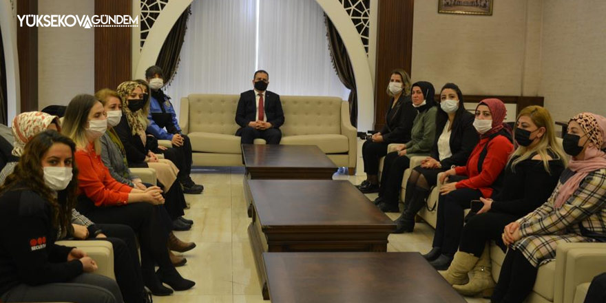 Vali Akbıyık çalışan kadınları unutmadı