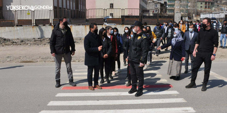 Yüksekova'da 'kırmızı çizgi' uygulaması