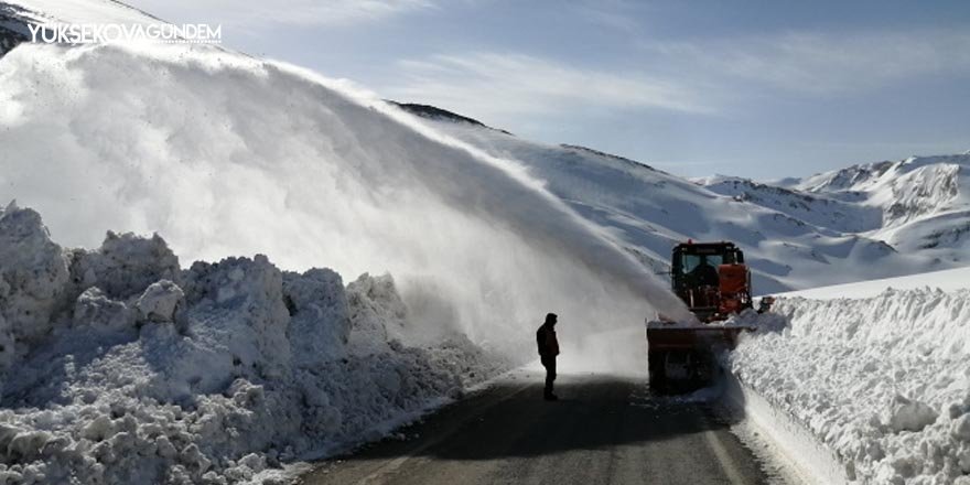 Van-Bahçesaray yolu ulaşıma açıldı