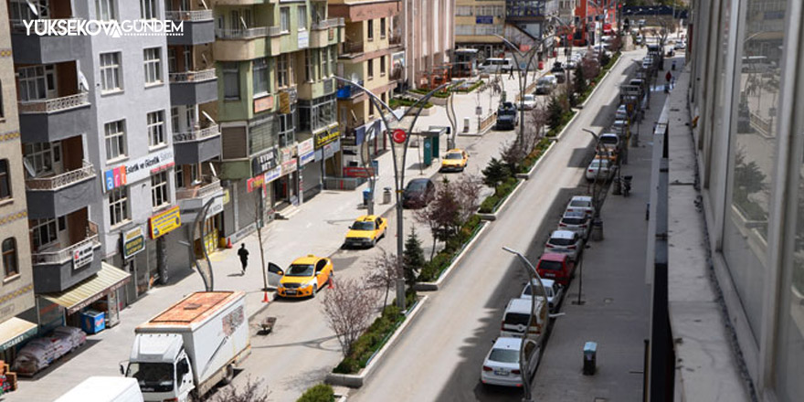 Hafta sonu yasağı: Hakkari'de caddeler boş kaldı