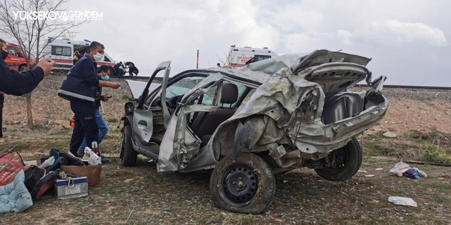 Van'da otomobil kontrolden çıktı: 1 ölü, 1 yaralı